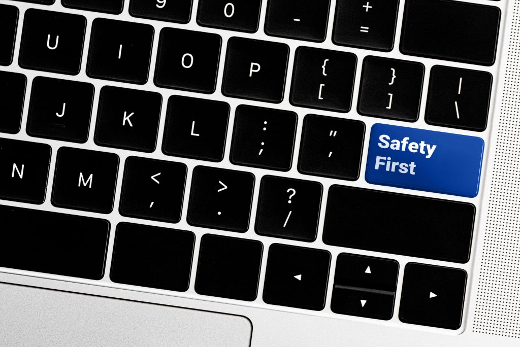 top view safety first key keyboard Вимоги PCI DSS до тесту на проникнення